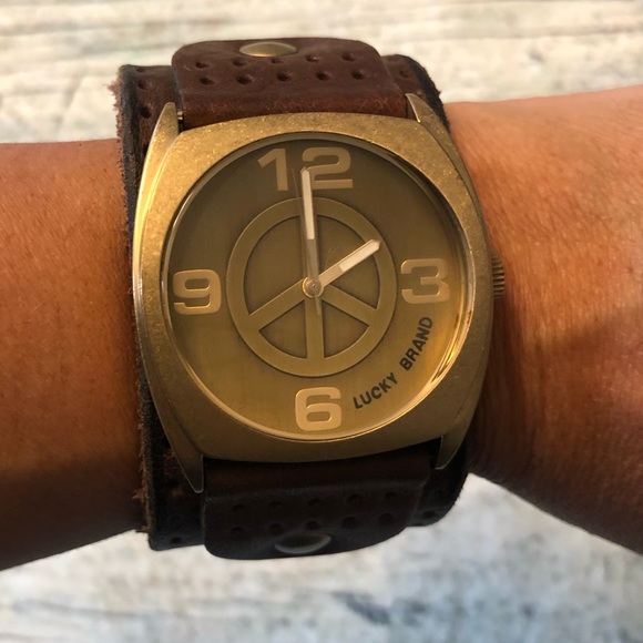 Lucky Brand Other - Like new Lucky Brand peace sign leather watch